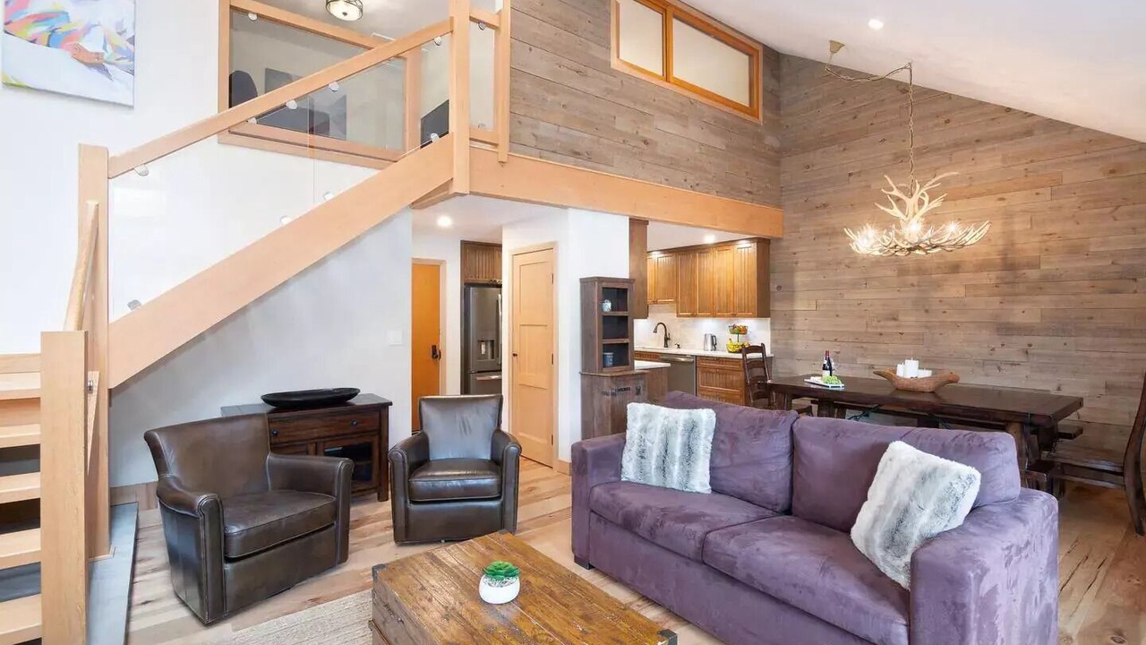 Photo of Livingroom in Whistler Village