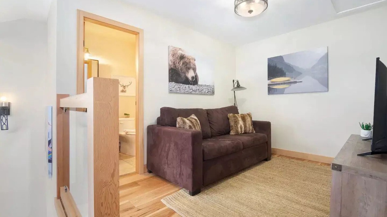 Photo of Livingroom in Whistler Village