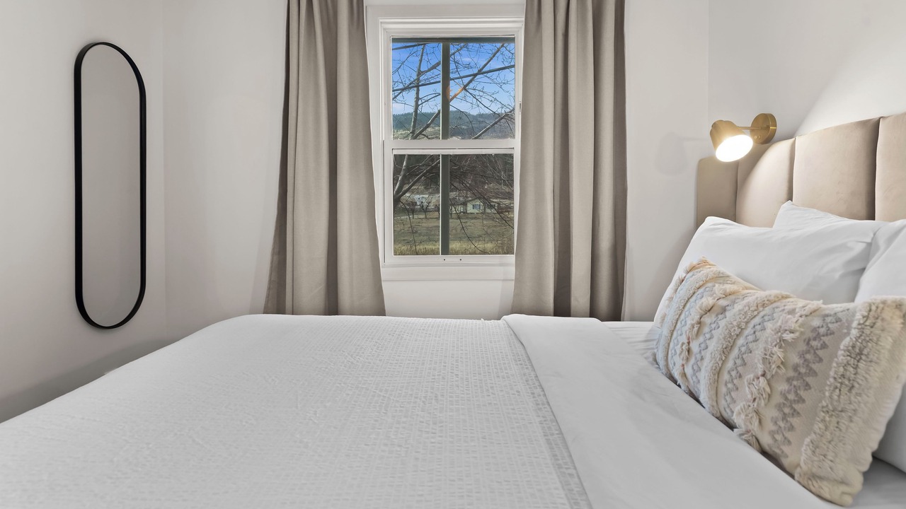 Photo of Bedroom in Okanagan-Similkameen