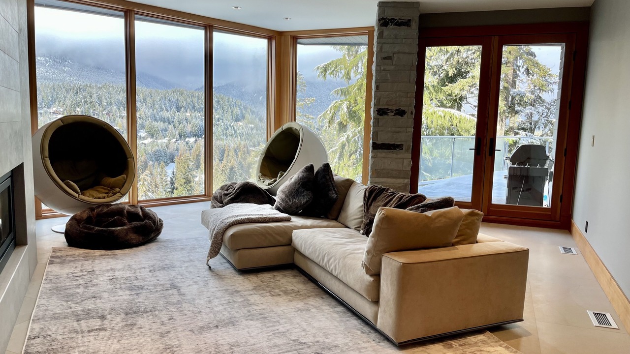 Photo of Livingroom in Whistler