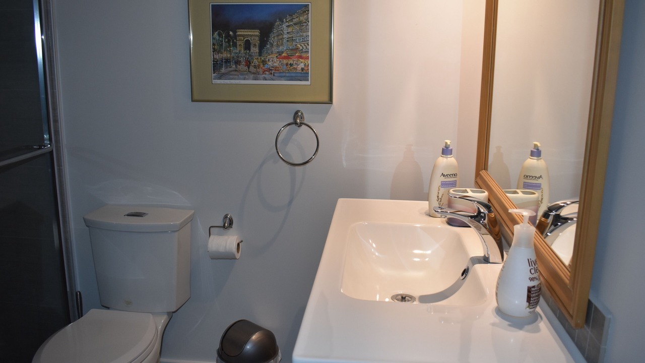 Photo of Bathroom in Central Lonsdale
