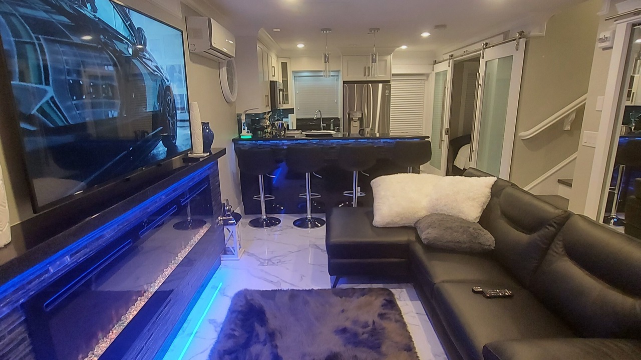 Photo of Livingroom in East Side