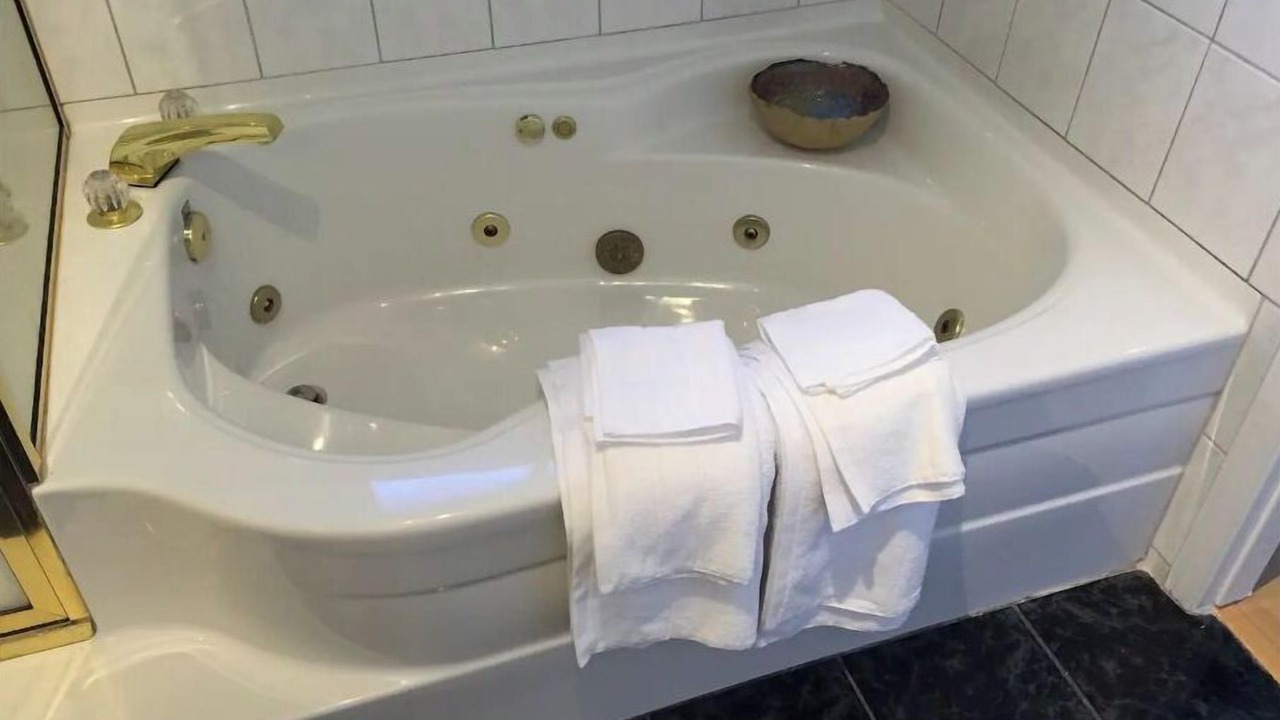 Photo of Bathroom in Steveston