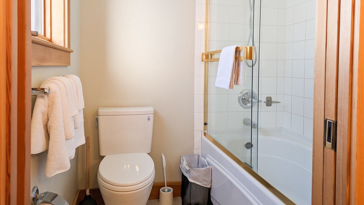 Photo of Bathroom in Sunburst Estates