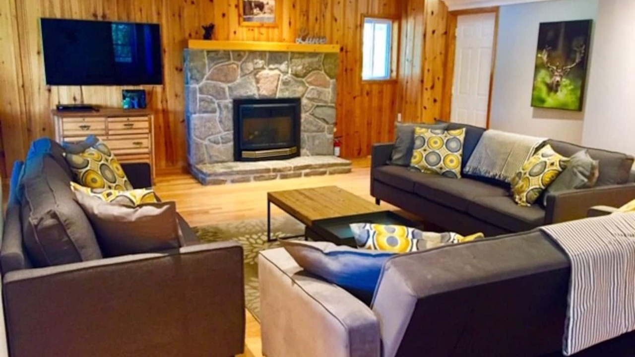 Photo of Bedroom in Lake of Bays