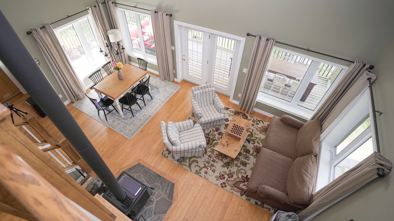 Photo of Livingroom in Parry Sound