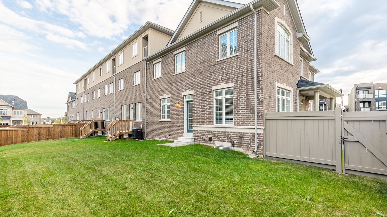 Photo of Outdoor in Oakville