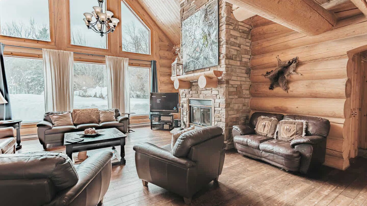 Photo of Livingroom in Fiddler Lake Resort