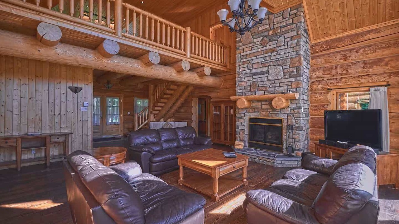 Photo of Livingroom in Fiddler Lake Resort