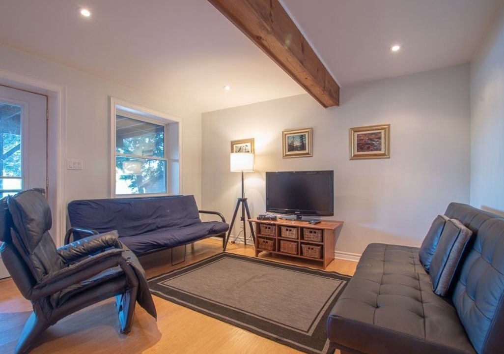 Photo of Livingroom in Broadbent