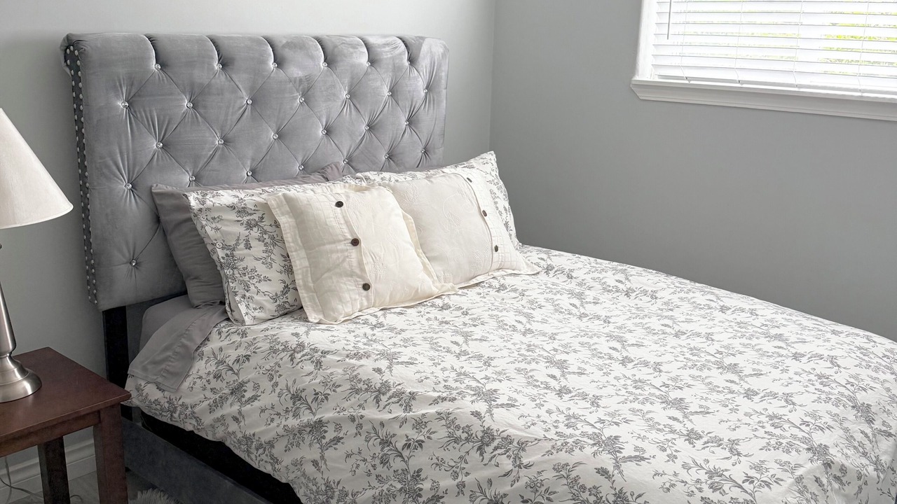 Photo of Bedroom in Otter Point