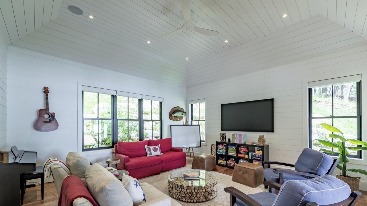 Photo of Bedroom in Muskoka Lakes