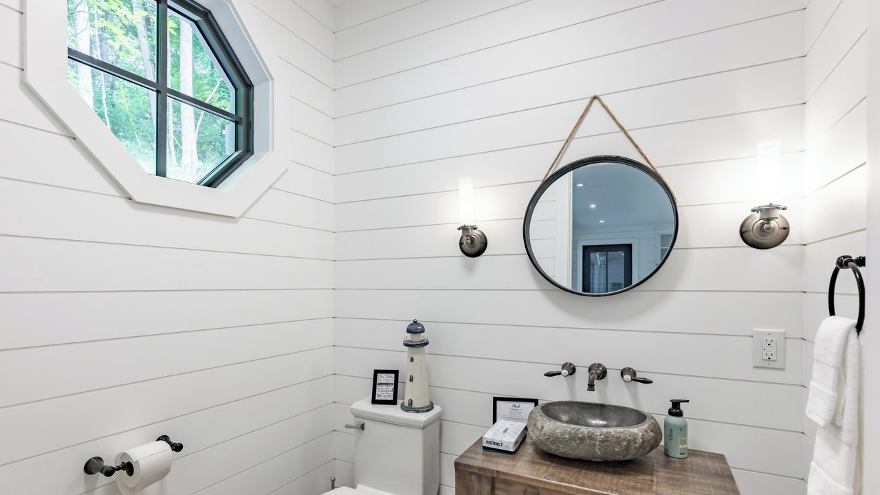 Photo of Bedroom in Muskoka Lakes
