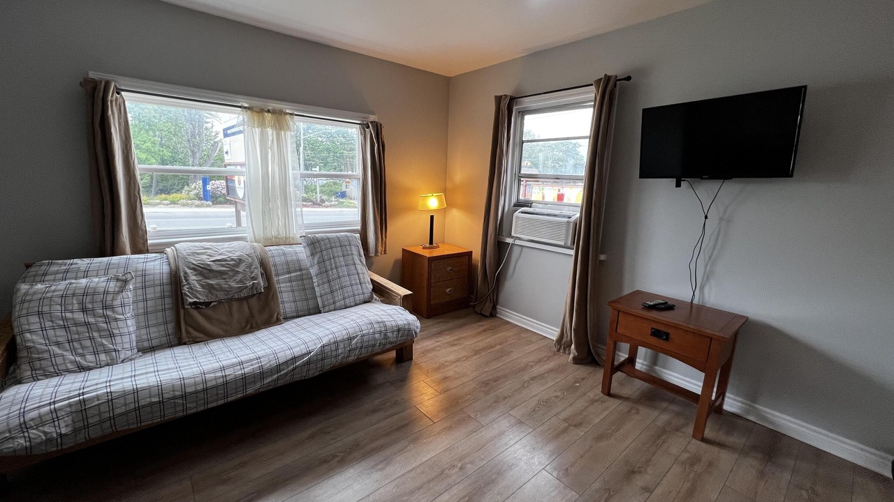 Photo of Livingroom in Wasaga Beach