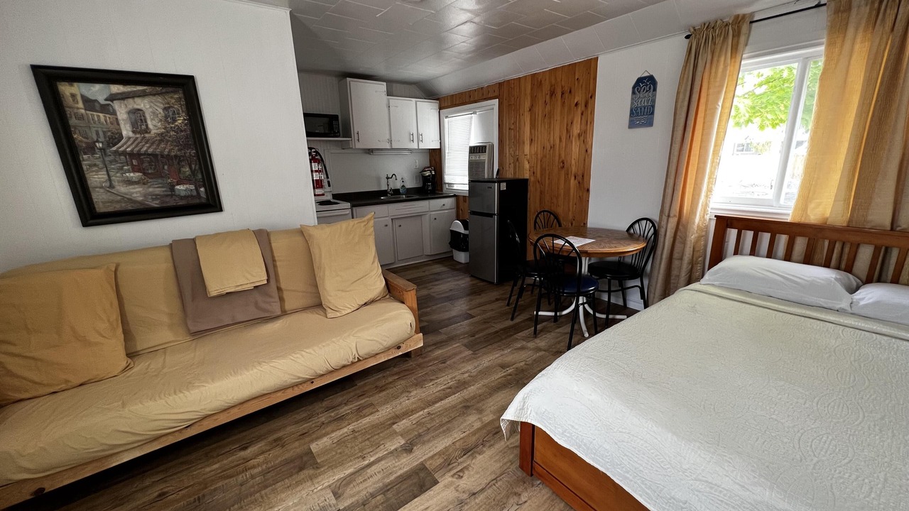 Photo of Bedroom in Wasaga Beach