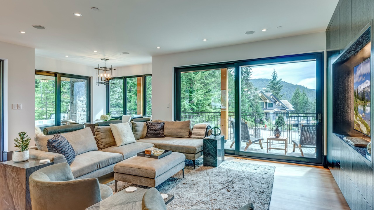 Photo of Livingroom in Whistler Creekside