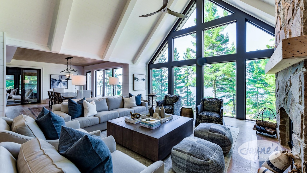 Photo of Livingroom in Bracebridge