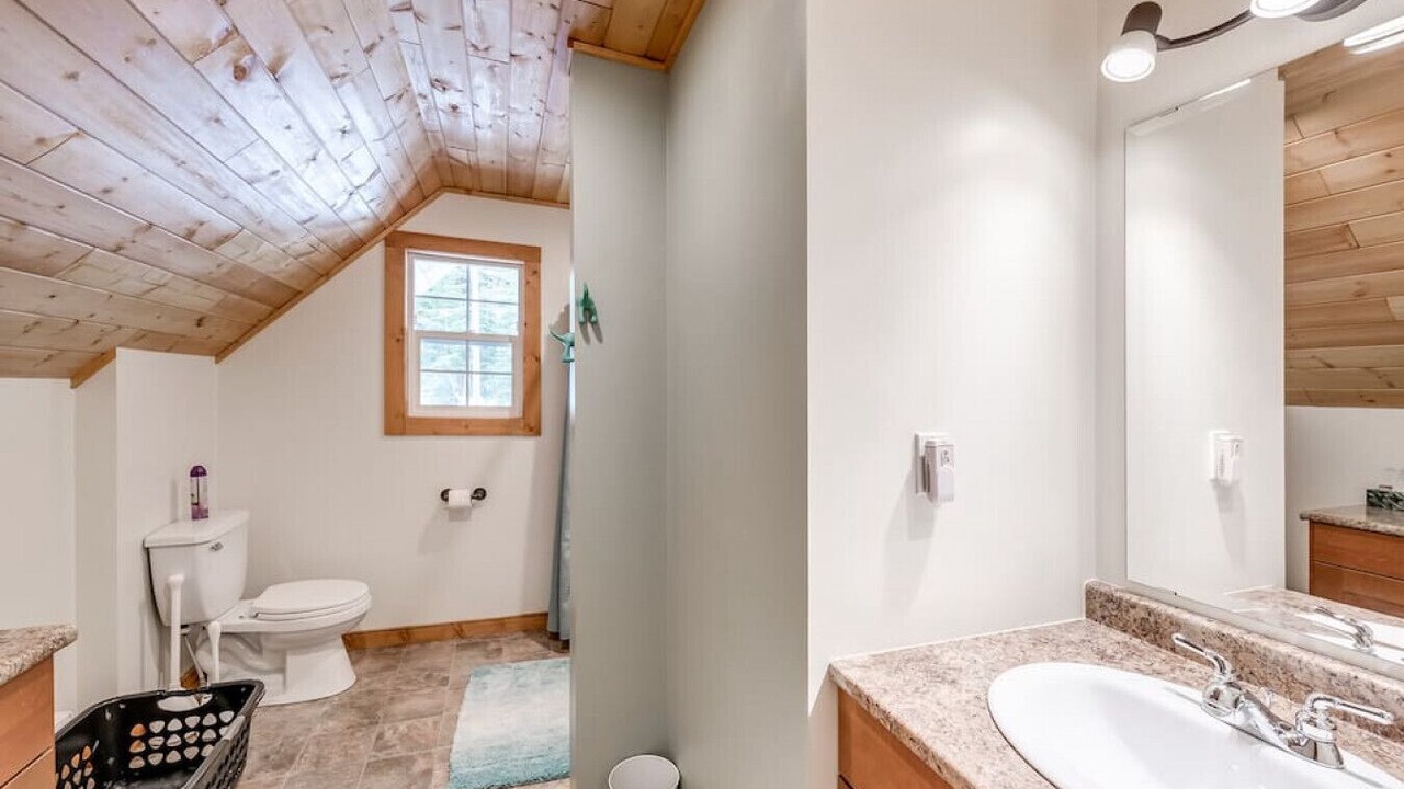 Photo of Bathroom in Sunshine Valley