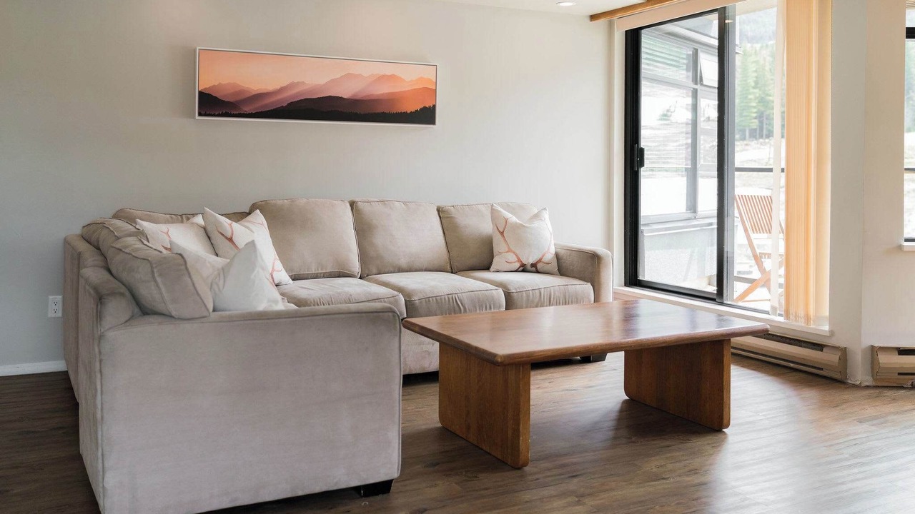 Photo of Livingroom in Whistler Village