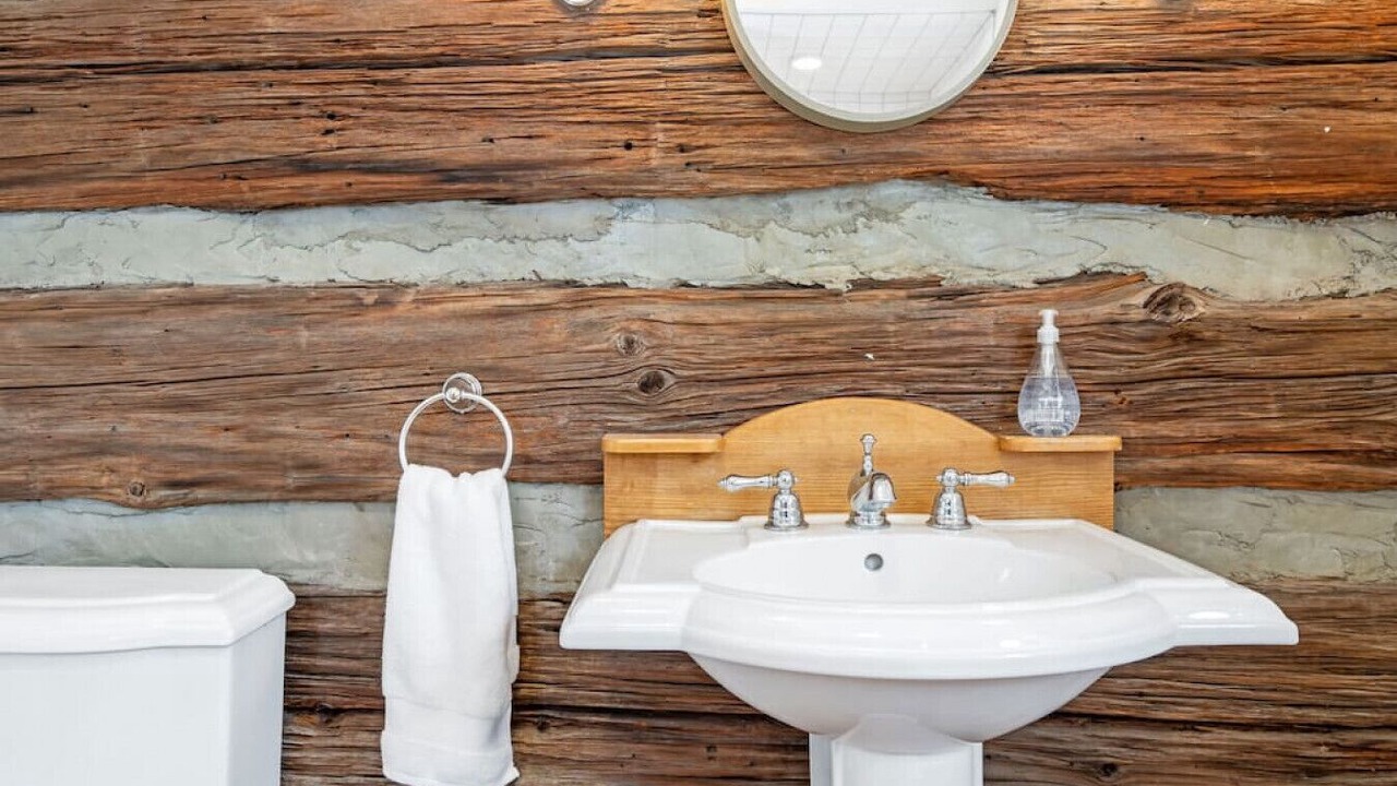 Photo of Bathroom in Grey Highlands