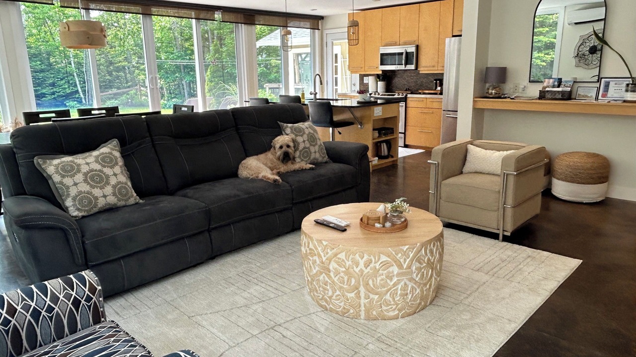 Photo of Livingroom in Brackley Beach