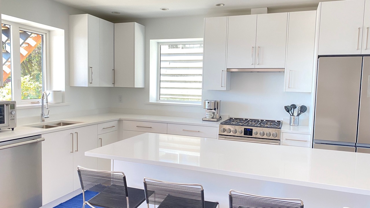 Photo of Kitchen in District of North Vancouver