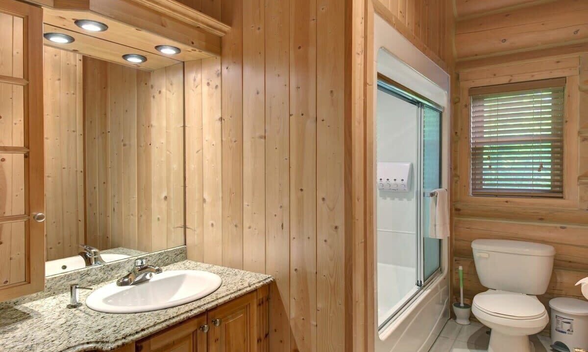 Photo of Bathroom in Fiddler Lake Resort