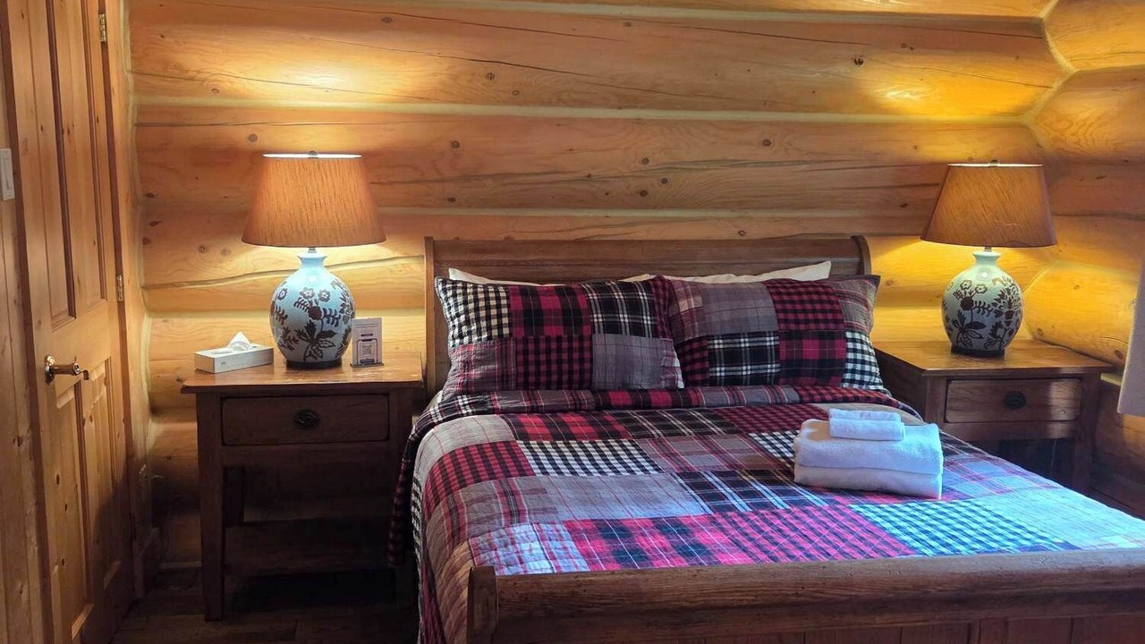 Photo of Bedroom in Fiddler Lake Resort