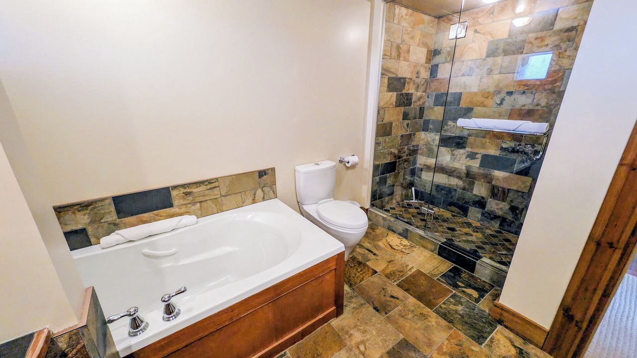 Photo of Bathroom in Golden