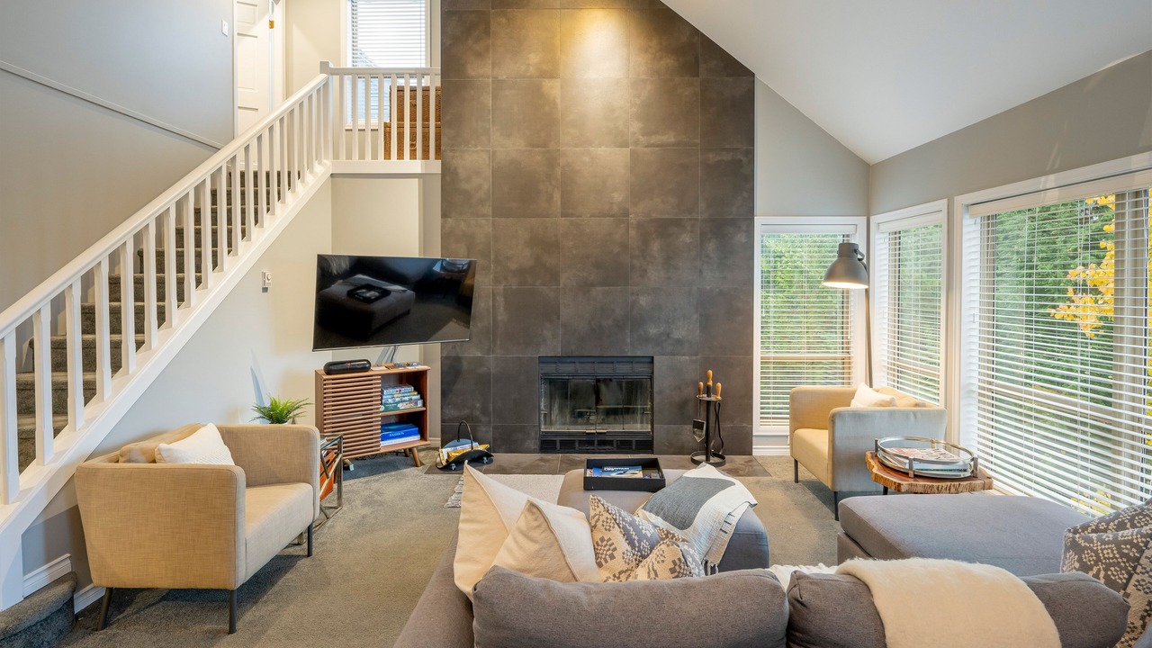 Photo of Livingroom in Upper Village