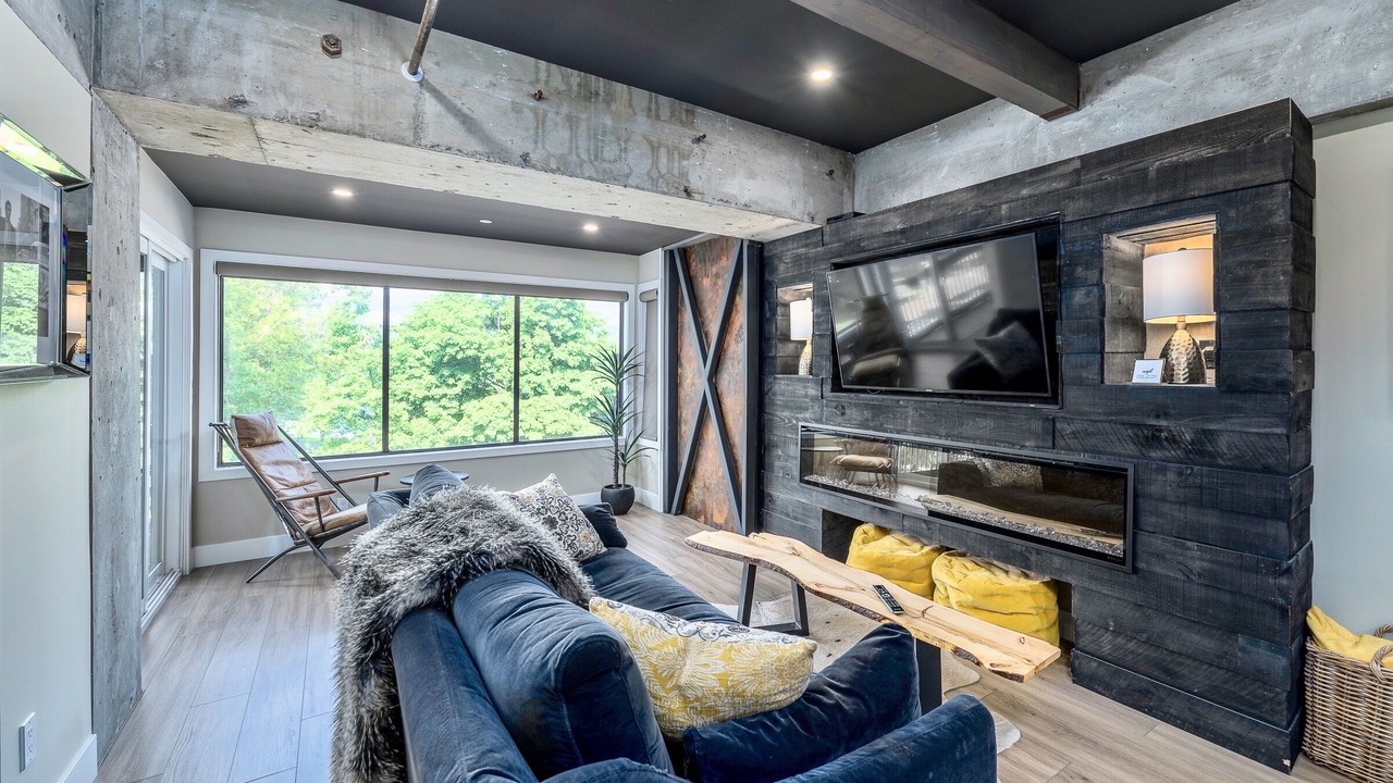 Photo of Livingroom in Kelowna Central Business District