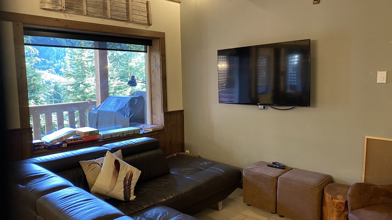 Photo of Livingroom in Hemlock Valley