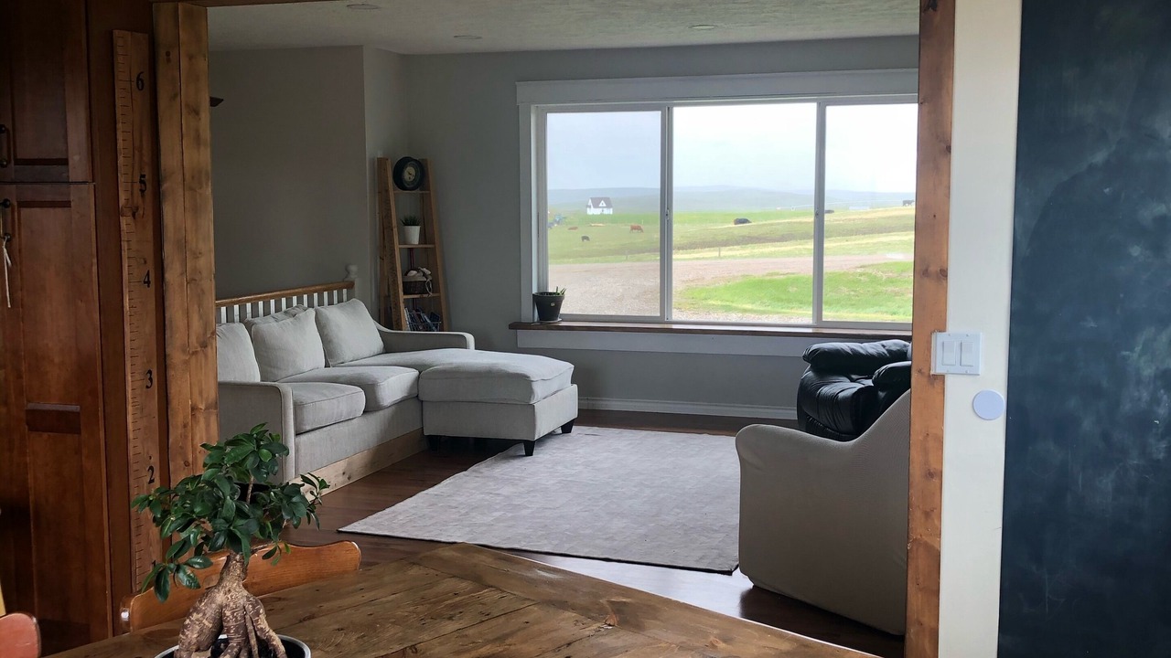 Photo of Livingroom in Cardston County
