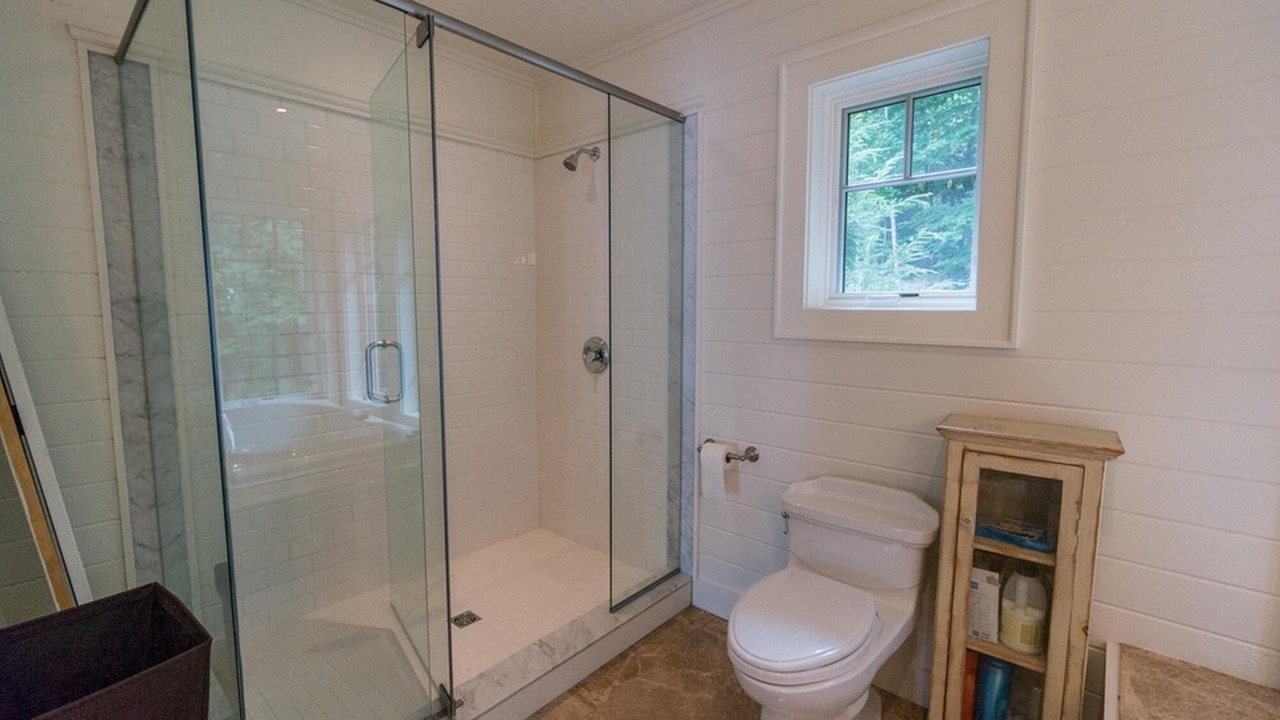 Photo of Bathroom in Port Carling