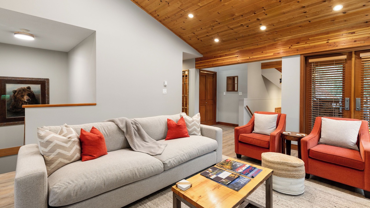 Photo of Livingroom in Upper Village