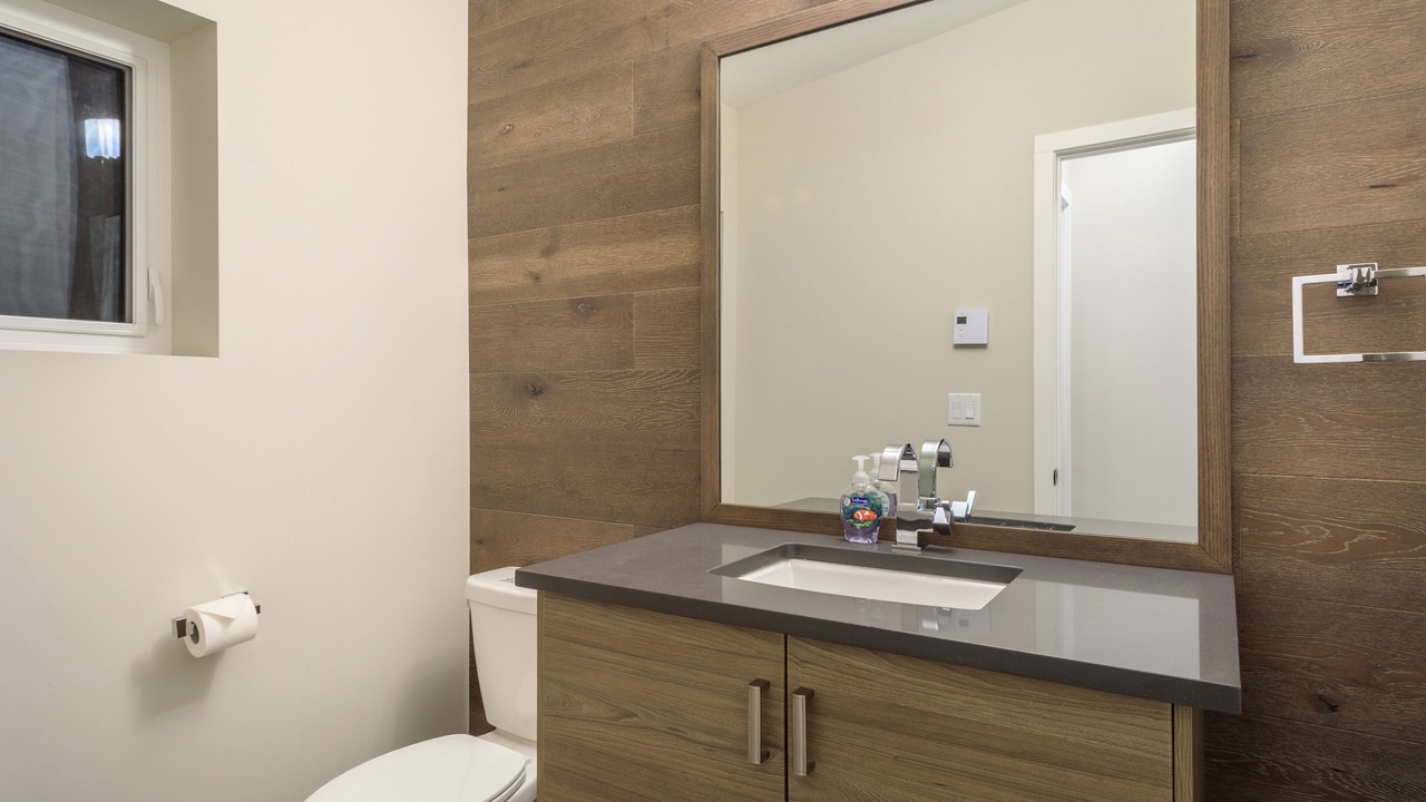 Photo of Bathroom in Golden