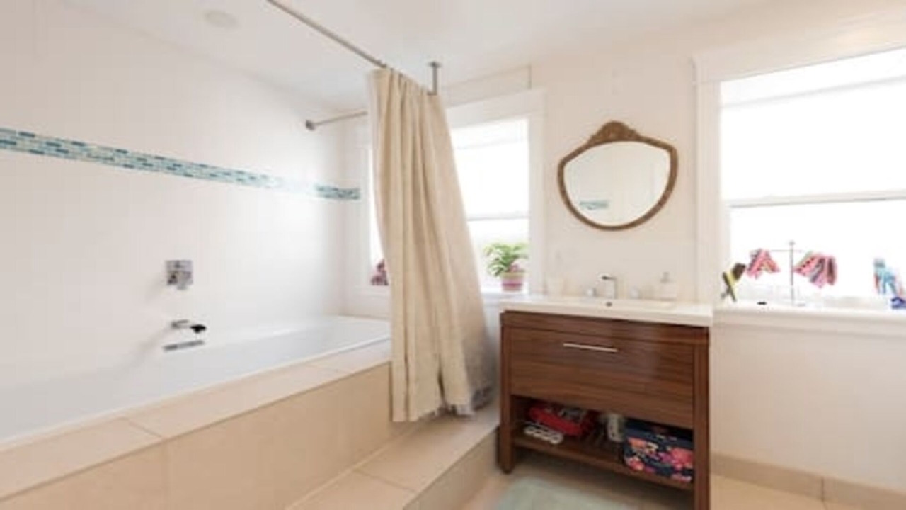 Photo of Bathroom in District of North Vancouver