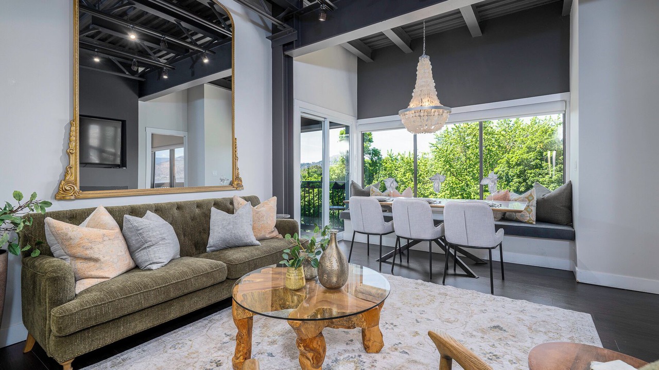 Photo of Livingroom in Kelowna Central Business District