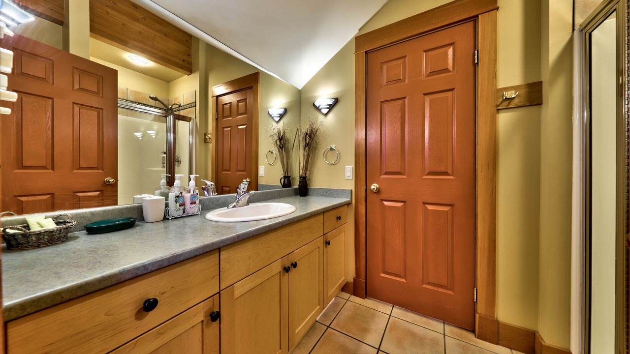 Photo of Bathroom in Sunburst Estates