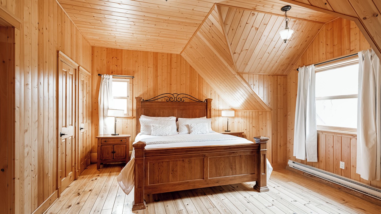 Photo of Bedroom in Fiddler Lake Resort