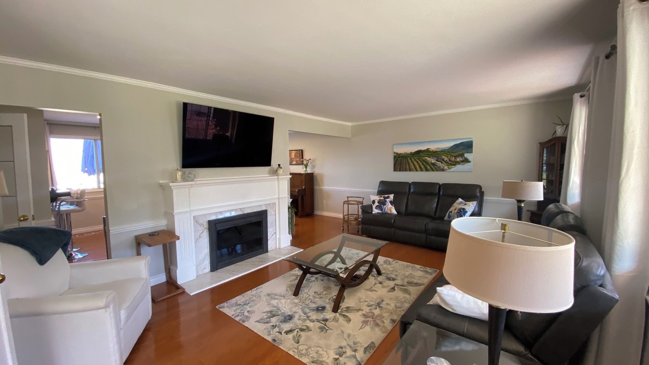 Photo of Livingroom in Okanagan-Similkameen