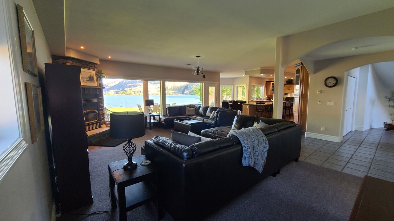 Photo of Livingroom in Okanagan-Similkameen