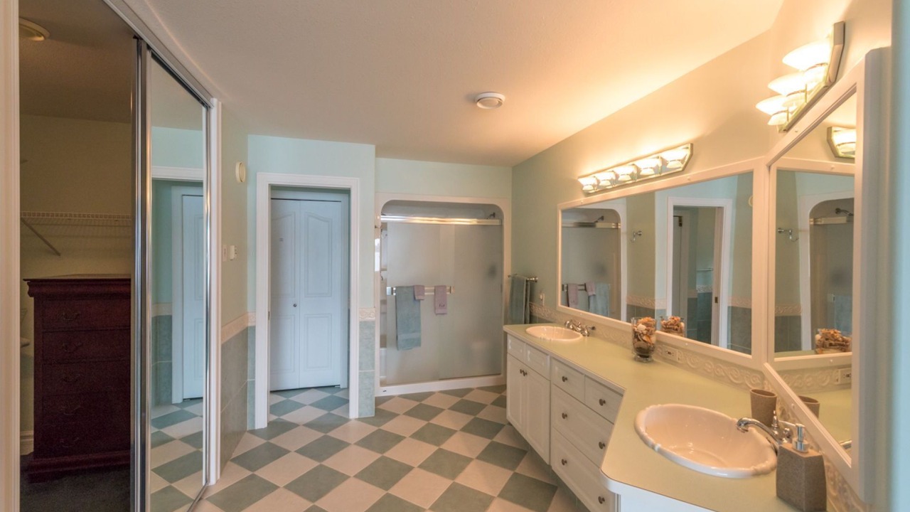 Photo of Bathroom in Okanagan-Similkameen