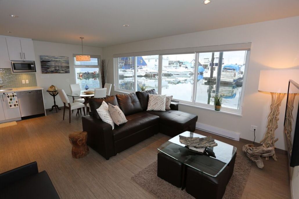 Photo of Livingroom in Lower Lonsdale