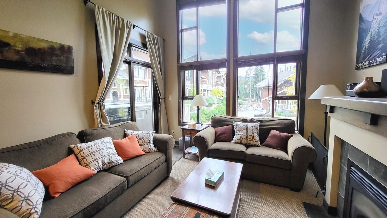 Photo of Livingroom in Sun Peaks