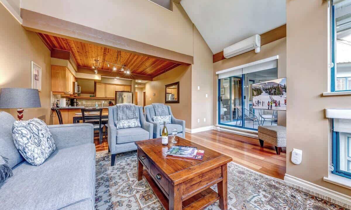 Photo of Livingroom in Upper Village