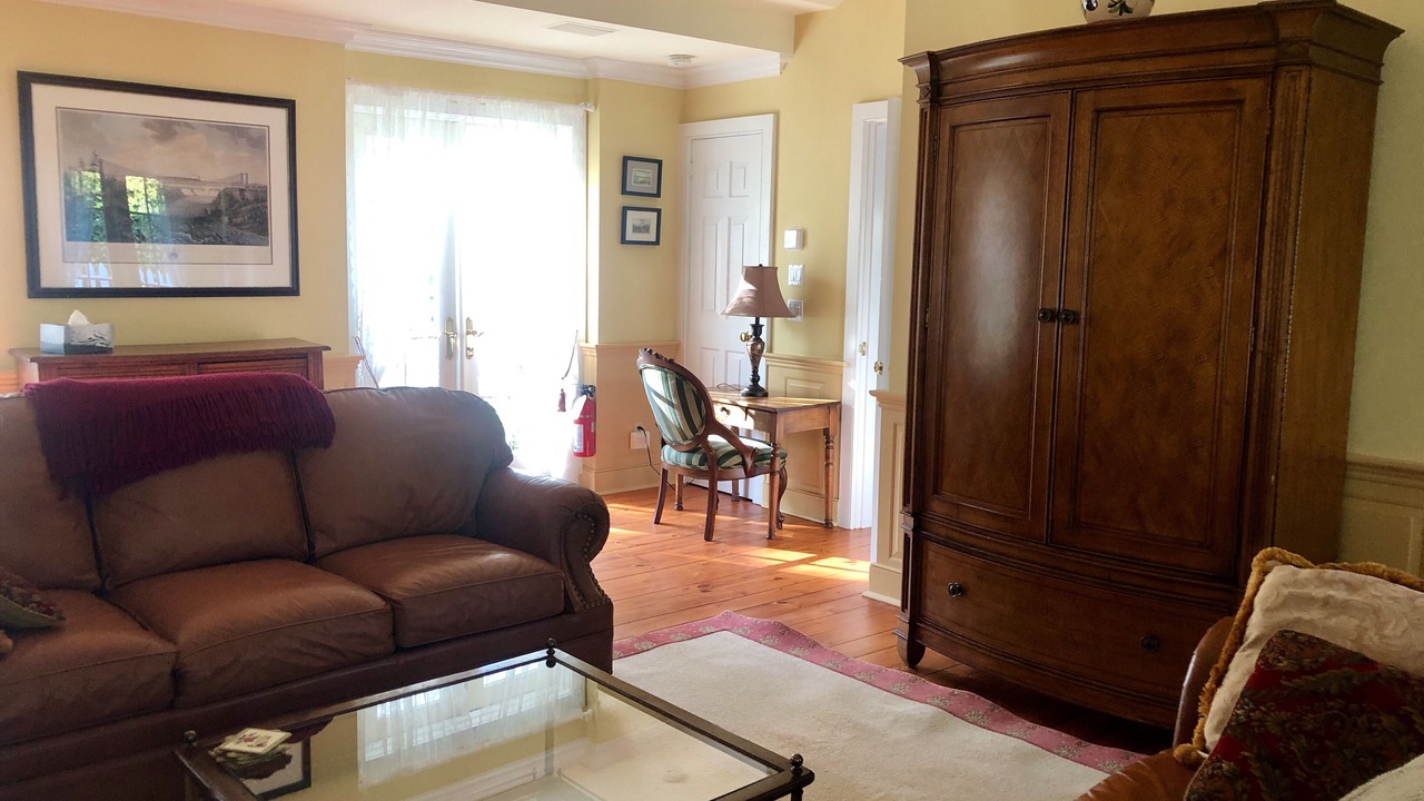 Photo of Livingroom in Old Town Historic District