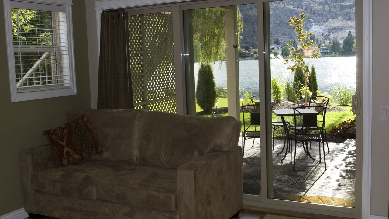 Photo of Livingroom in Okanagan-Similkameen