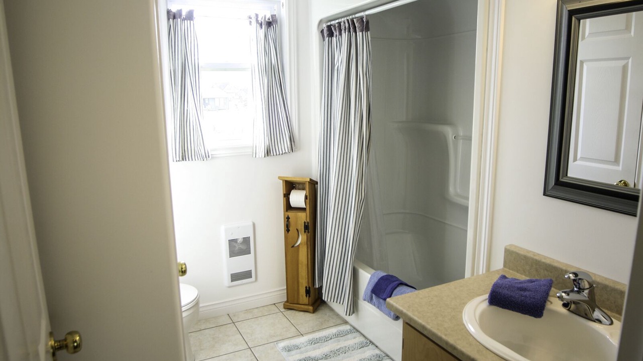 Photo of Bathroom in Darnley