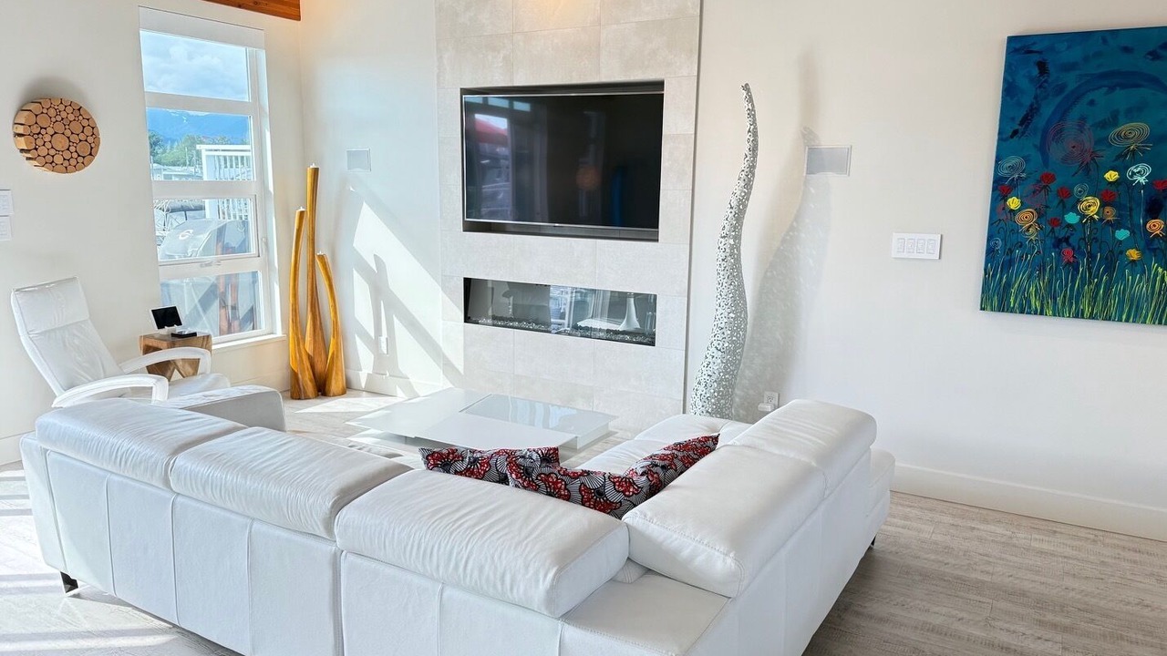 Photo of Livingroom in Lower Lonsdale